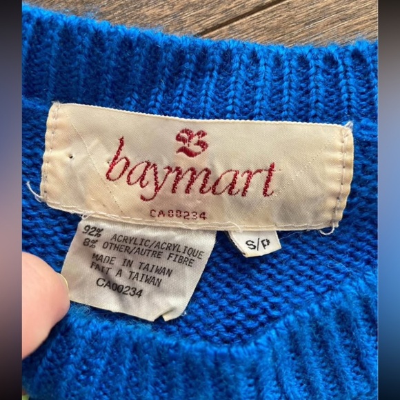 Rare Hudson’s Bay baymart knit sweater size S - Picture 3 of 3